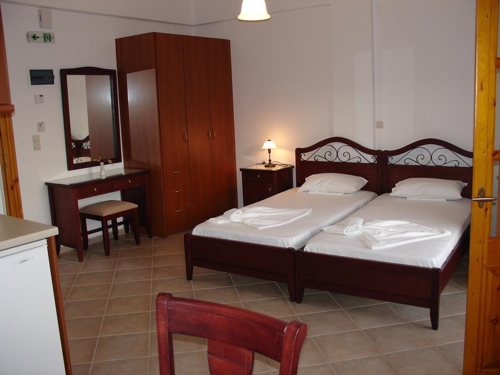 Anemos Apartments Marathókampos Esterno foto